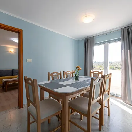 Appartement By The Border *