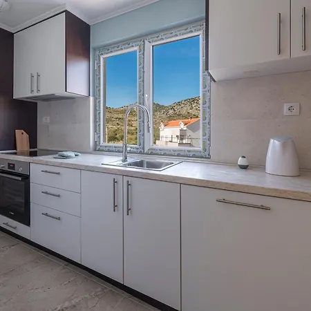 Appartement By The Border Ivanica