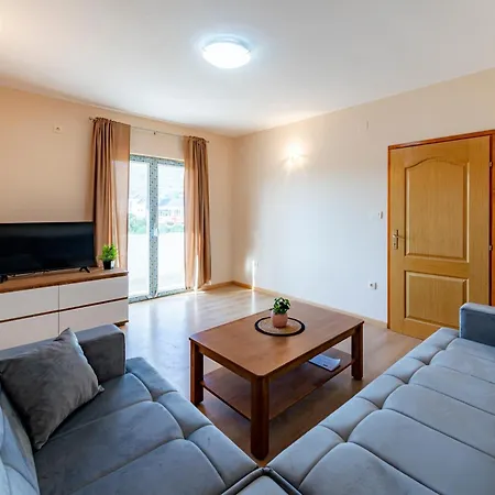 Appartement By The Border Ivanica