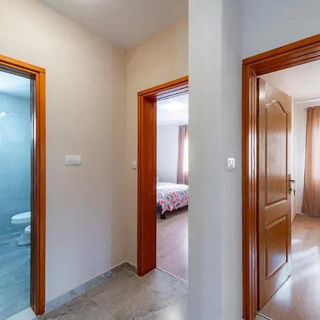 Appartement By The Border Ivanica
